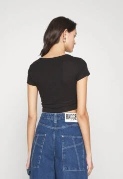 2 PACK - T-Shirt Print - Black/white 10 2 PACK - T-Shirt Print - Black/white -Even&Odd 065ecf1c2b9a4b94b0725b3d9f54eaa0