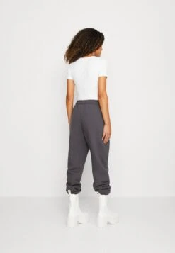 Even&Odd 3 PACK - T-Shirt Basic - White/black/olive -Even&Odd 44188ebc6386424292ef7919e3e04579