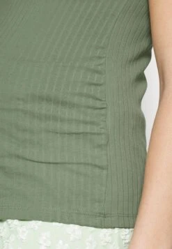 Top - Light Green 10 Top - Light Green -Even&Odd 4d9ddbb66fd546b7b91f4542b6c9803f