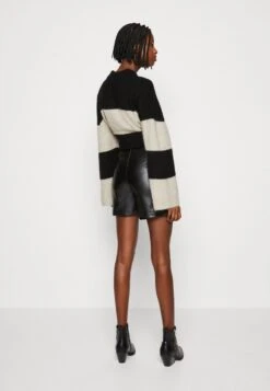 Even&Odd Shorts - Black 8 Even&Odd Shorts - Black -Even&Odd 851e1064646c4471a74e469663a48fb2