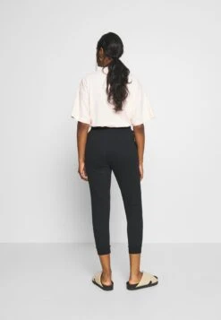 SLIM FIT JOGGERS - Jogginghose - Black -Even&Odd 88357777fae94ec395861c4dd00b57d8