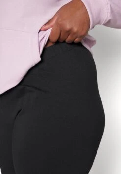 Shorts - Black -Even&Odd 8f1cb94e9e1b45c9b27e631544df98d0