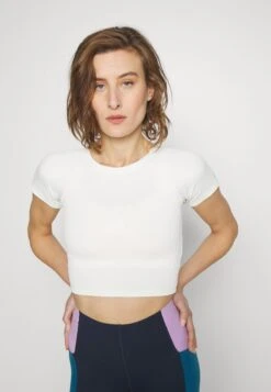 T-Shirt Basic - Cloud Dancer 10 T-Shirt Basic - Cloud Dancer -Even&Odd e3dd356c2a0d46778ae7a8e56bc9592d