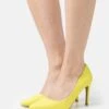 Pumps - Yellow